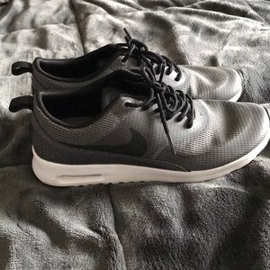 Nike shoes (women’s)